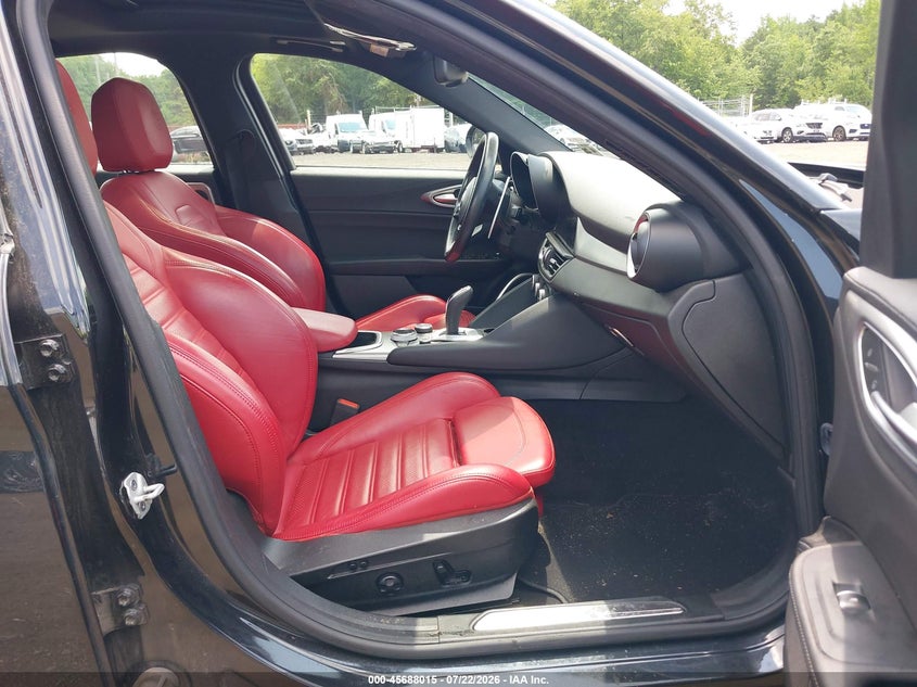 2023 ALFA ROMEO GIULIA auction photo 5
