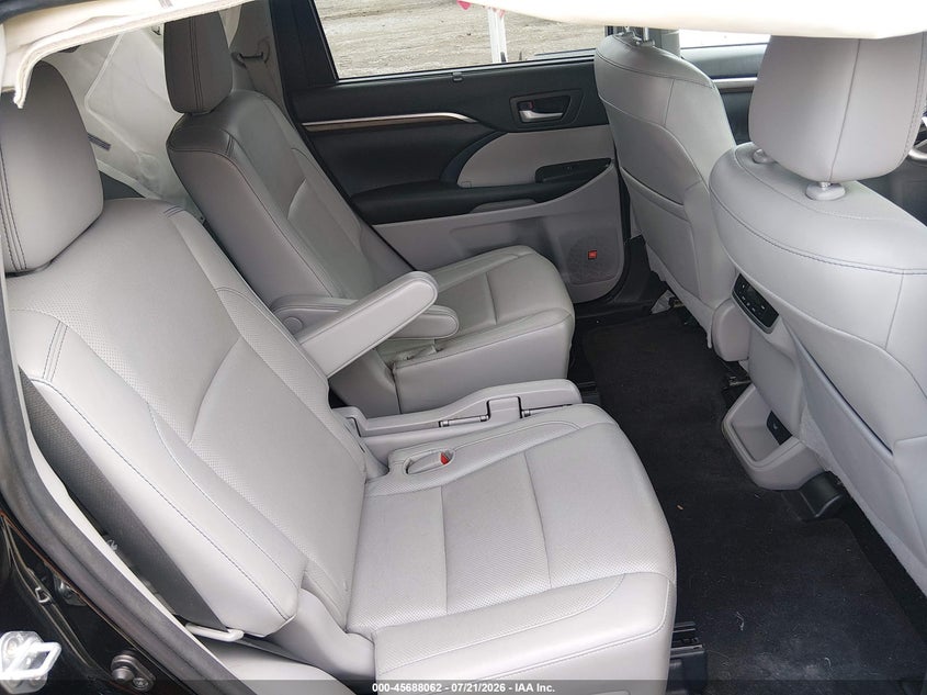 2016 Toyota Highlander Limited V6 VIN: 5TDDKRFHXGS242198 Lot: 45688062