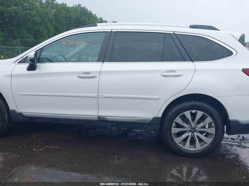 2018 Subaru Outback 3.6R Touring VIN: 4S4BSETC9J3353550 Lot: 45688122