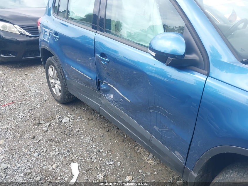 VOLKSWAGEN TIGUAN 2017 VIN WVGBV7AX5HW504336