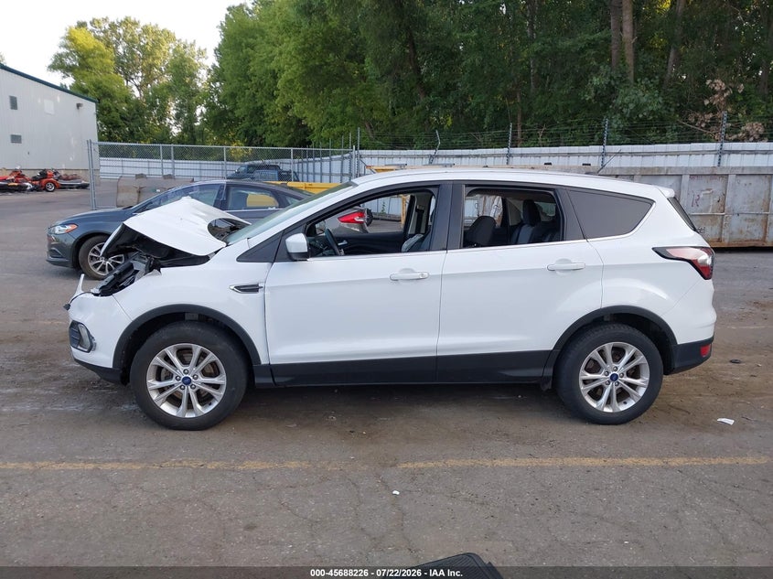 FORD ESCAPE 2017 VIN 1FMCU0GD3HUB03827