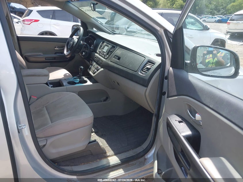 2016 KIA SEDONA auction photo 5