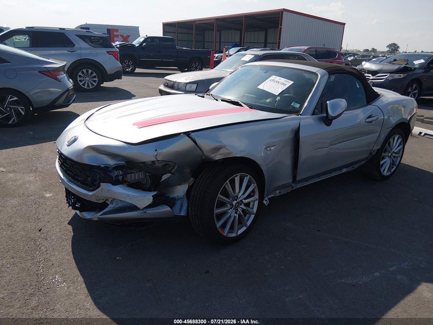 2019 Fiat 124 Spider, Left Front, IAAI, VIN JC1NFAEK4K0141903 — photo 2