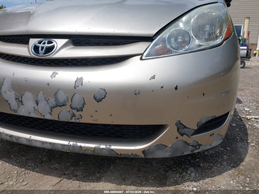 2008 TOYOTA SIENNA auction photo 6
