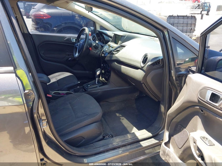 2016 FORD FIESTA auction photo 5