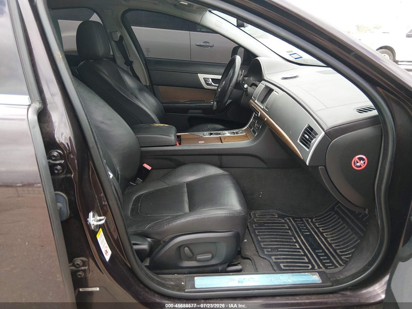 2013 JAGUAR XF auction photo 5