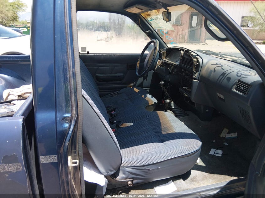 1995 Toyota Pickup 1/2 Ton Short Whlbse Dx VIN: 4TARN01P9SZ320514 Lot: 45688646