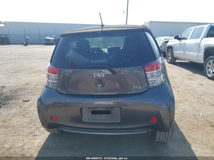 2014 SCION IQ · Photo 17