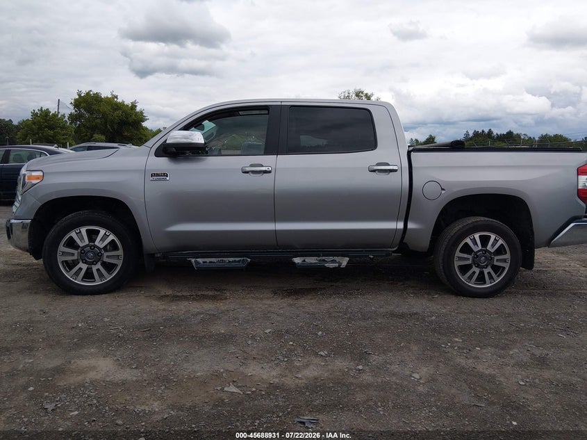 TOYOTA TUNDRA - zdjęcie 14