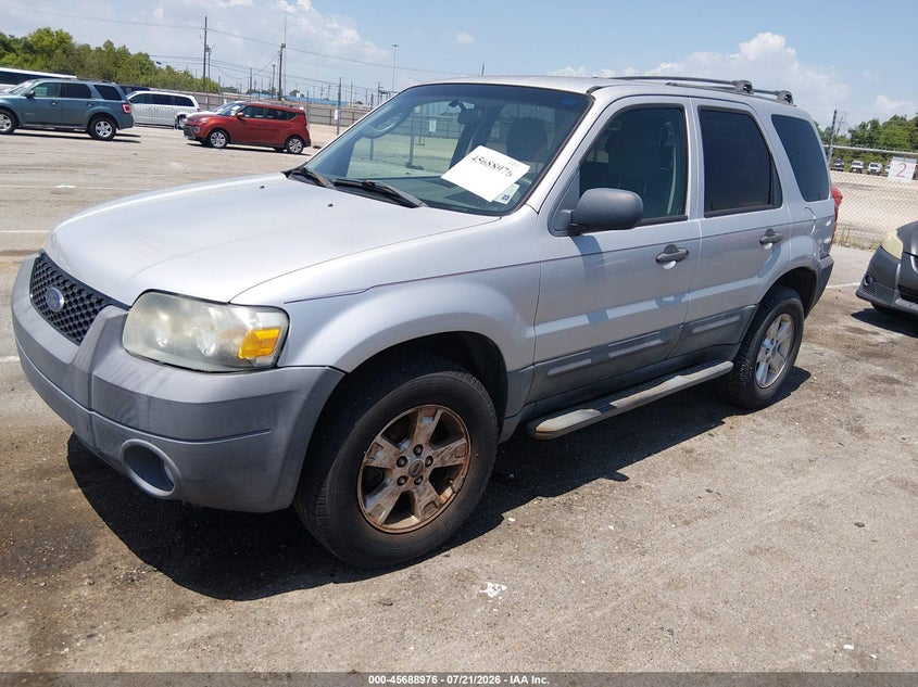 2007 Ford Escape, Normal Wear & Tear, IAAI, VIN 1FMYU031X7KB51563 — photo 2