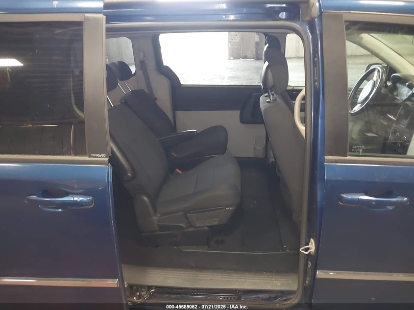 2010 DODGE GRAND CARAVAN auction photo 8