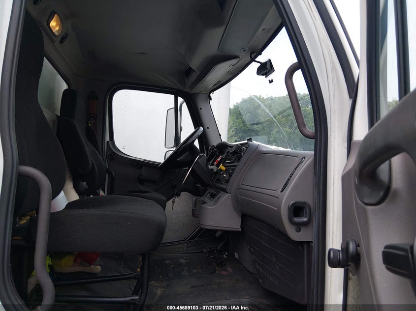 2018 FREIGHTLINER M2 106 auction photo 6