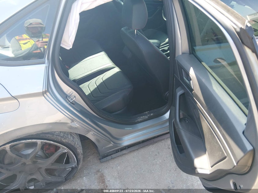 2019 VOLKSWAGEN JETTA GLI auction photo 8