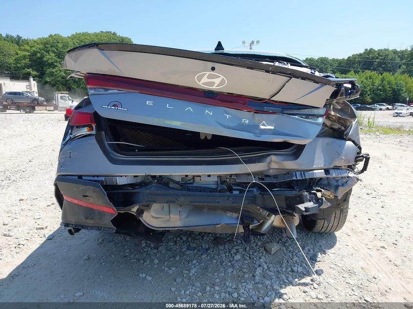 2025 Hyundai Elantra (VIN: KMHLM4DG5SU900738)