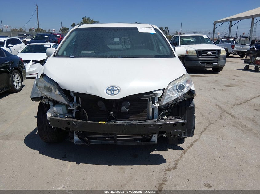 2017 TOYOTA SIENNA VAN 3.5L V-6 DI, DOHC, VVT, 296HP