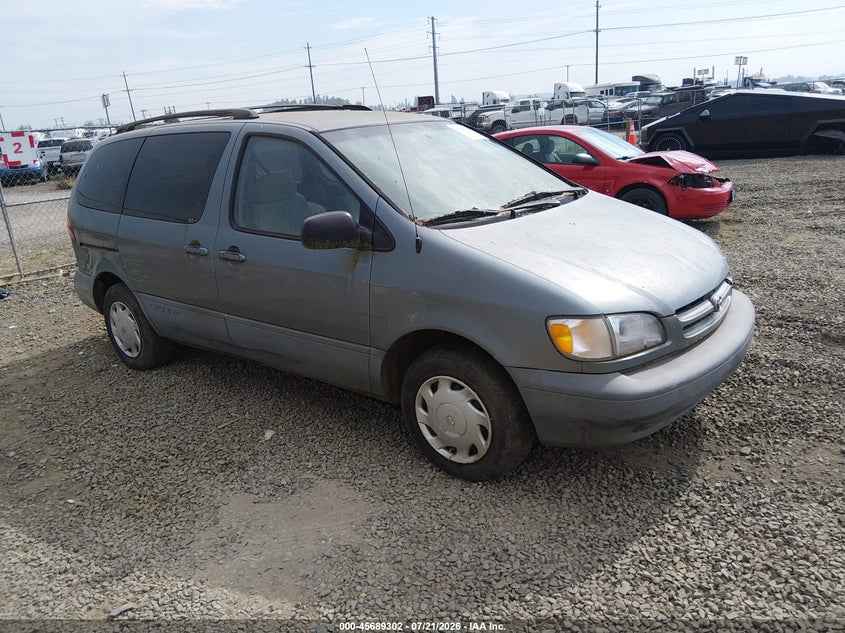 1999 Toyota Sienna Le VIN: 4T3ZF13C2XU118235 Lot: 45689302