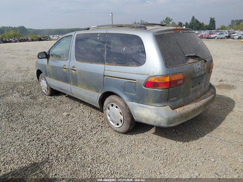 1999 TOYOTA SIENNA auction photo 3