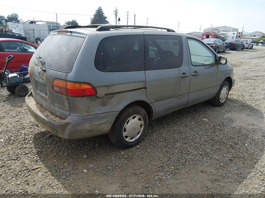 1999 TOYOTA SIENNA auction photo 4
