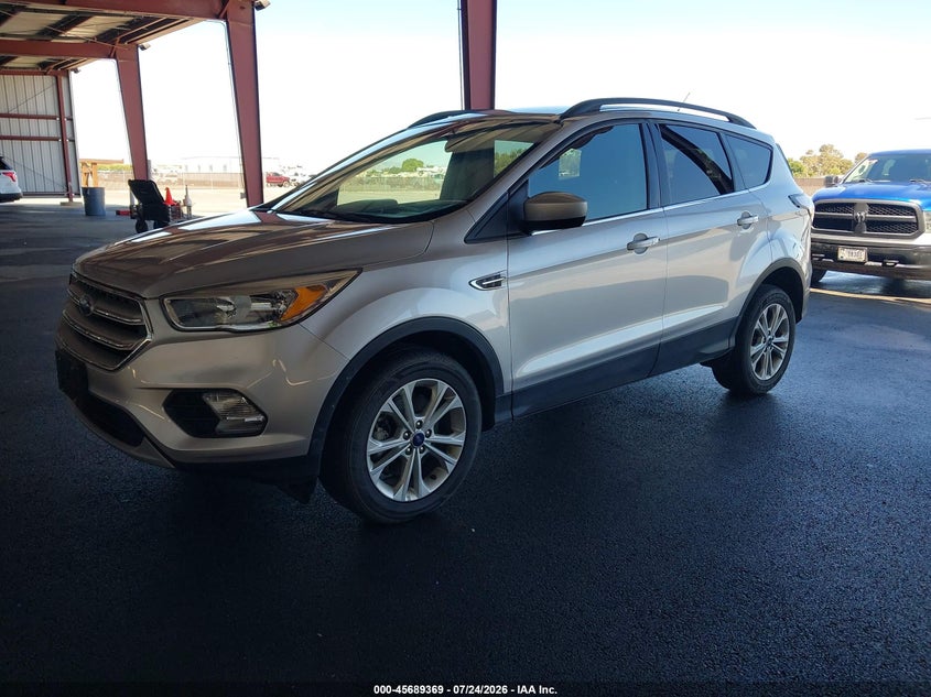 Vin: 1fmcu9gd2jud08663, lot: 46187976, ford escape se 20182