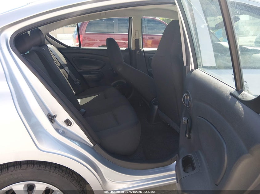 2017 NISSAN VERSA auction photo 8