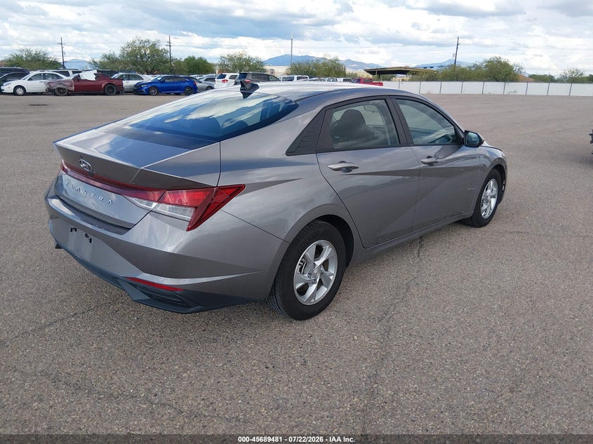 2023 HYUNDAI ELANTRA SE - zdjęcie 4