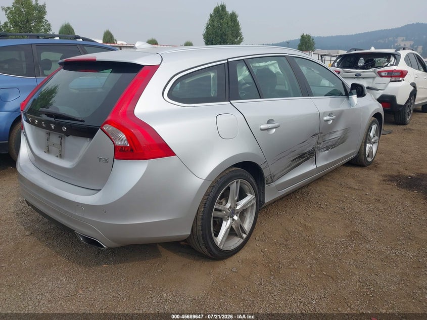 2016 VOLVO V60 auction photo 4