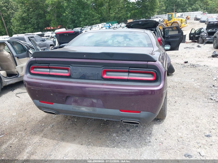 DODGE CHALLENGER - zdjecie 16