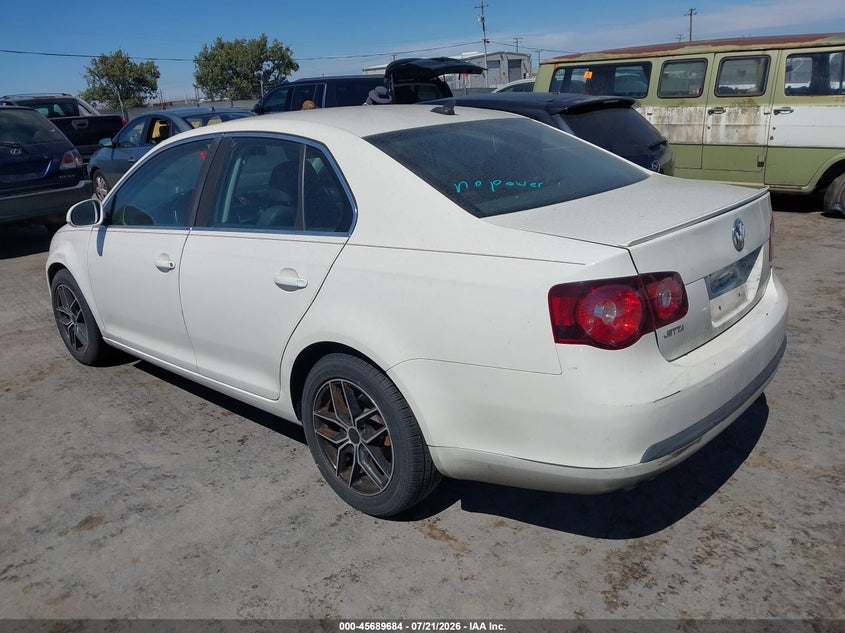 2009 VOLKSWAGEN JETTA auction photo 3