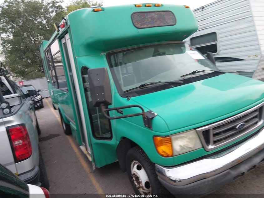 2004 Ford E-450 Cutaway