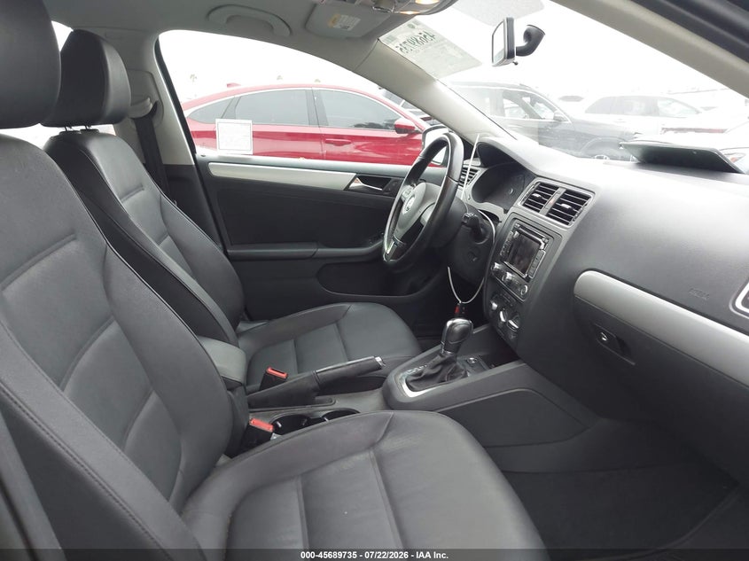 2011 VOLKSWAGEN JETTA auction photo 5