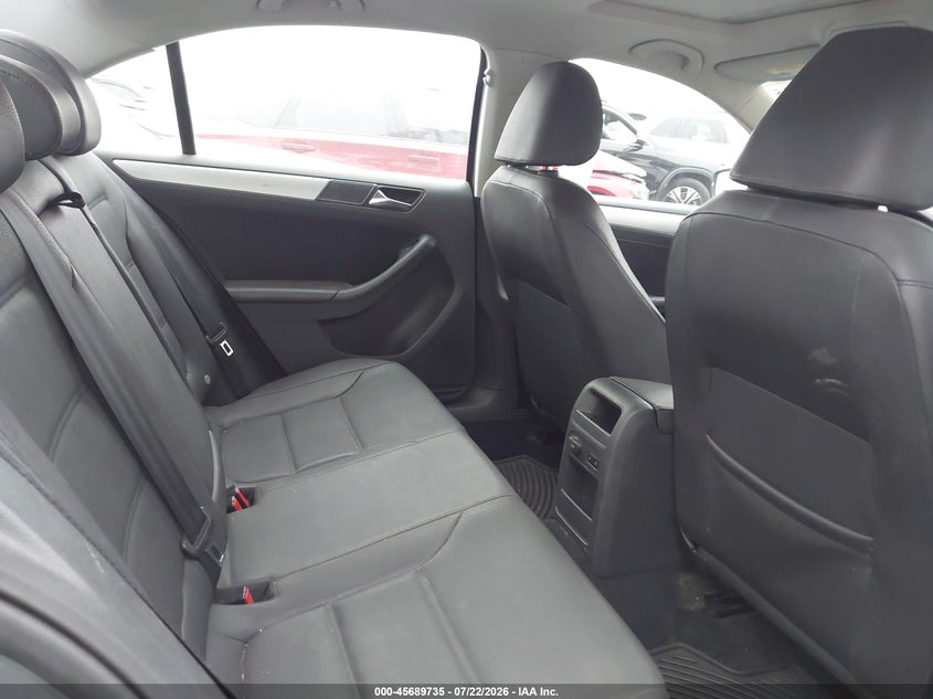 2011 VOLKSWAGEN JETTA auction photo 8