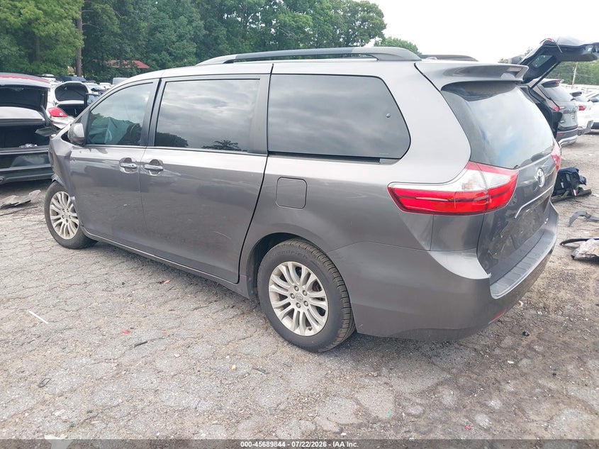 2016 TOYOTA SIENNA auction photo 3