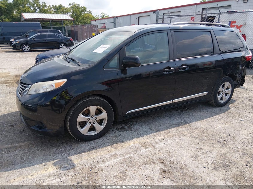 Vin: 5tdkk3dc2fs661432, lot: 46188511, toyota sienna le 8 passenger 20152