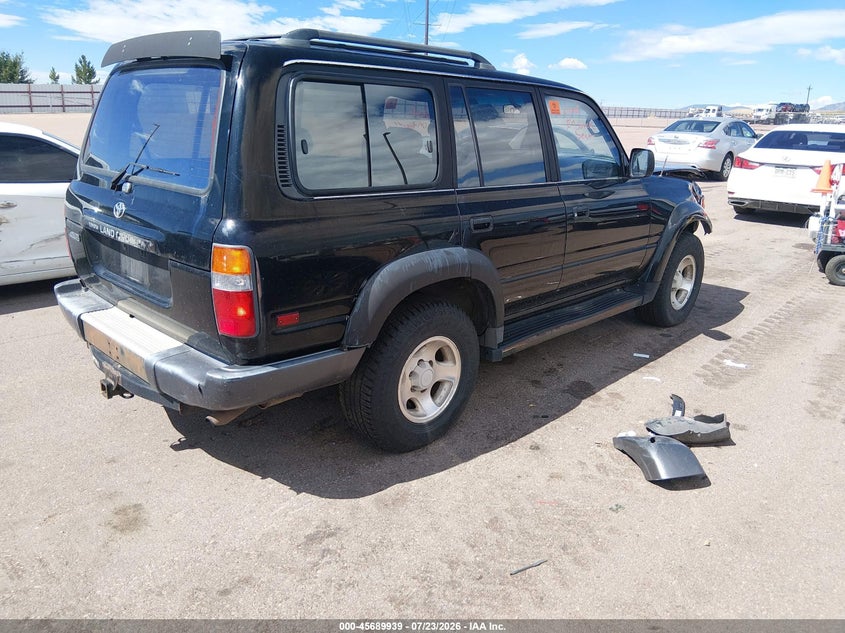 Photo 4 - TOYOTA LAND CRUISER