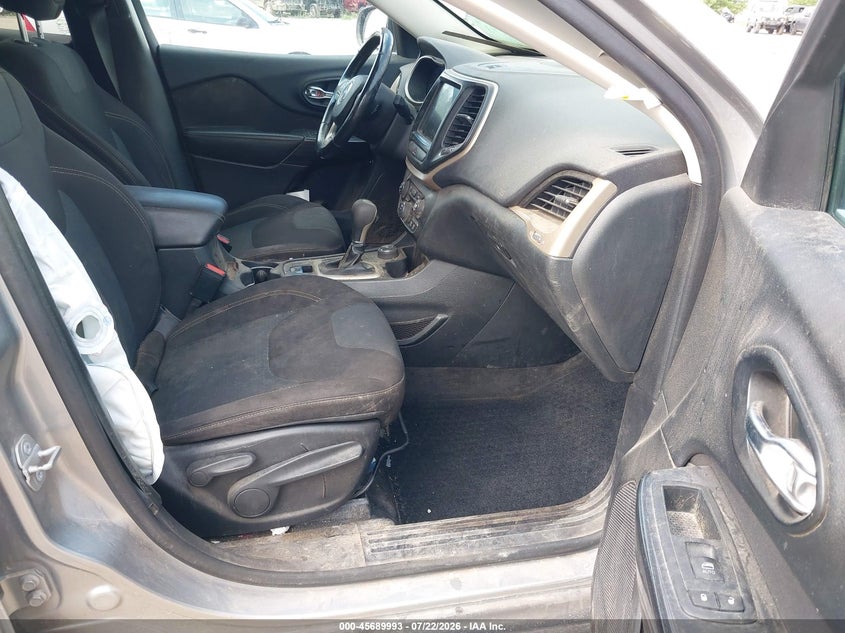 2016 JEEP CHEROKEE auction photo 5