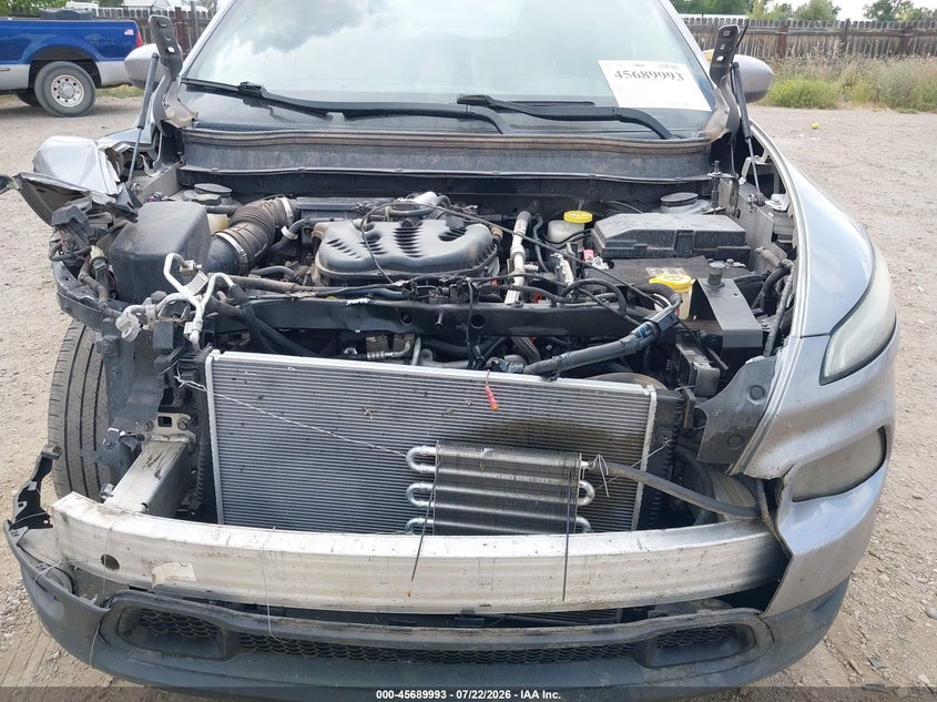 2016 JEEP CHEROKEE auction photo 6