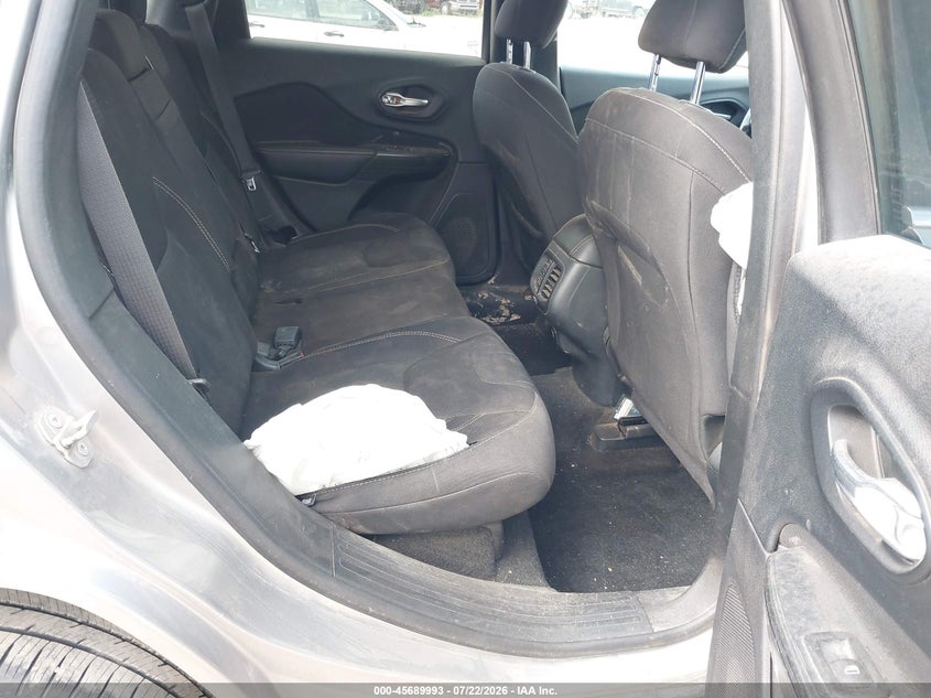 2016 JEEP CHEROKEE auction photo 8