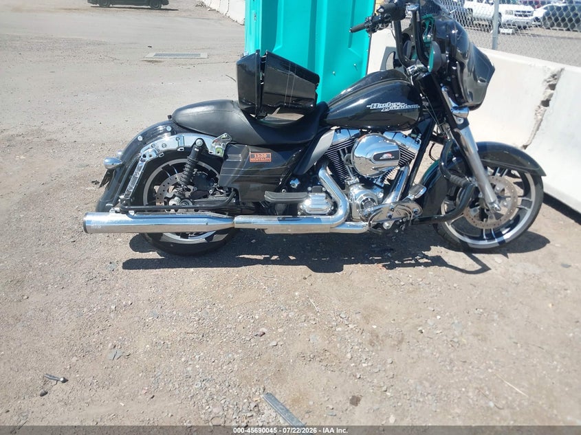 2015 HARLEY-DAVIDSON STREET GLIDE SPORT_BIKE 2