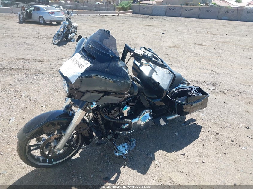 2015 HARLEY-DAVIDSON STREET GLIDE SPORT_BIKE 2