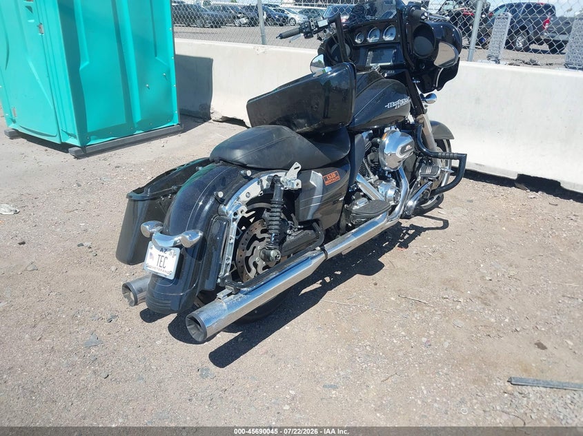 2015 HARLEY-DAVIDSON STREET GLIDE SPORT_BIKE 2