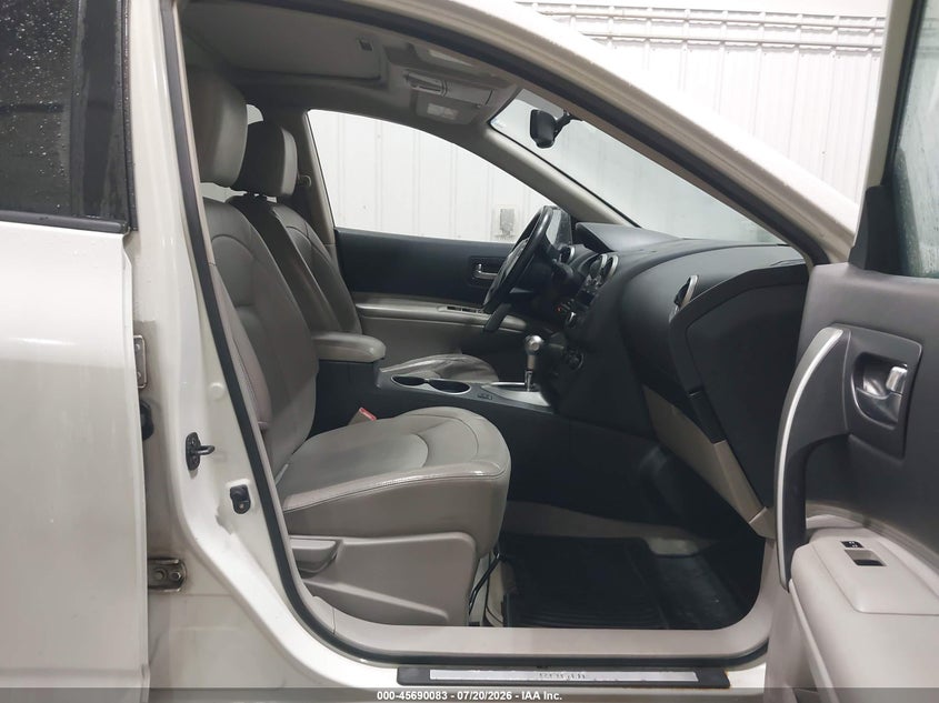 2010 NISSAN ROGUE auction photo 5