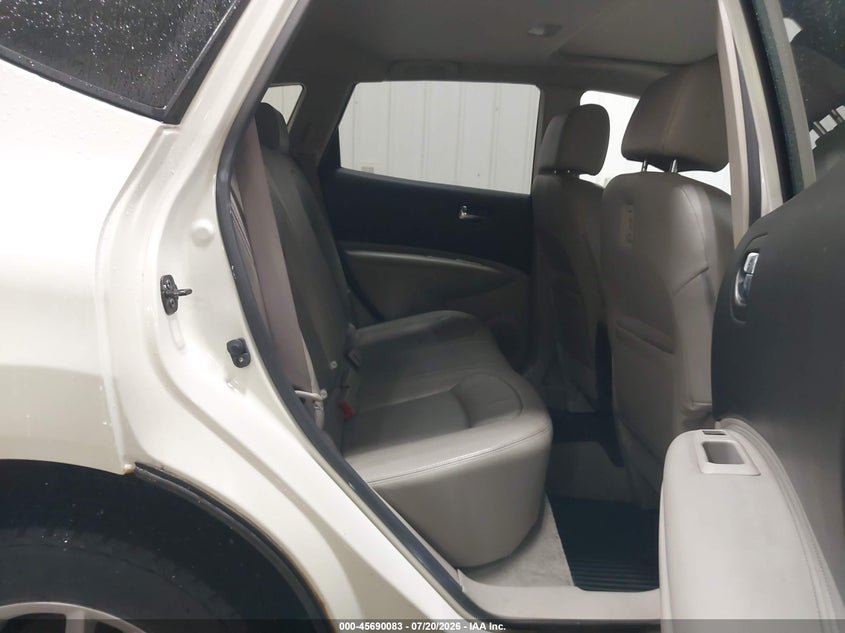 2010 NISSAN ROGUE auction photo 8