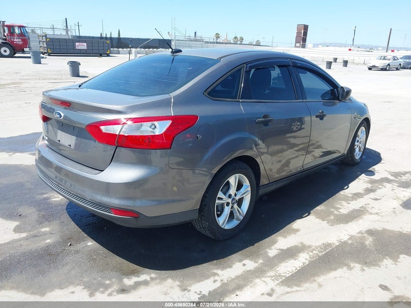 Vin: 1fahp3e29cl273635, lot: 46188891, ford focus s 20124