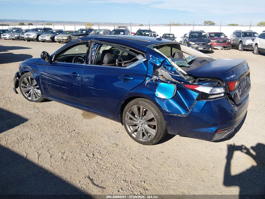2019 NISSAN ALTIMA auction photo 3