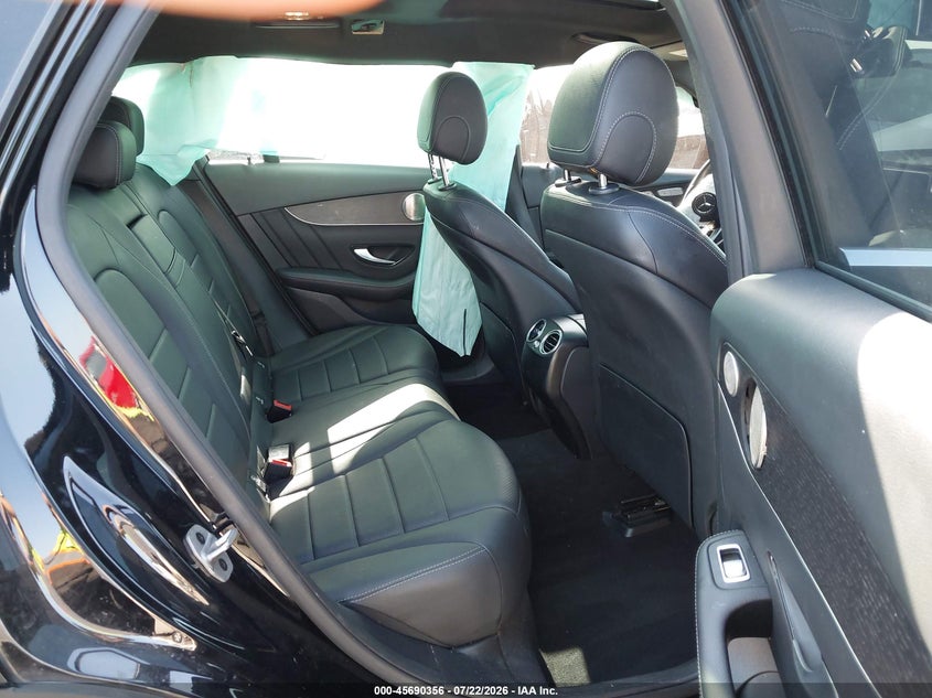 صورة 8 - MERCEDES-BENZ GLC 300