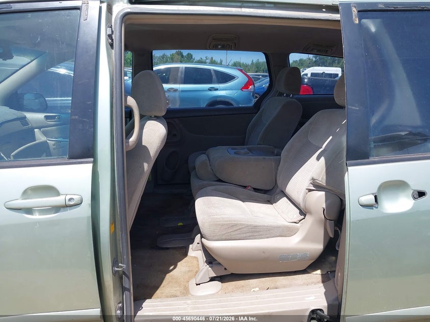 2006 TOYOTA SIENNA auction photo 8