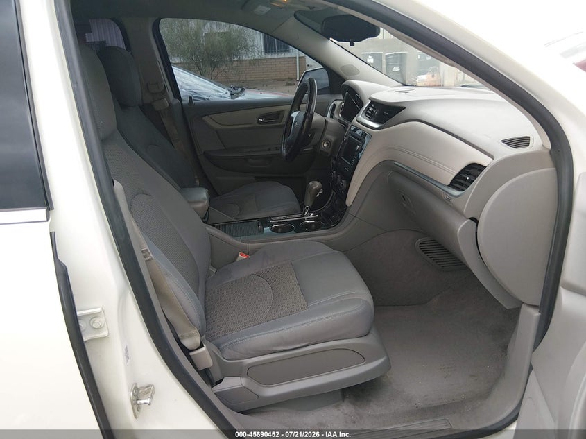 2015 CHEVROLET TRAVERSE auction photo 5