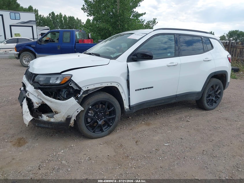 2025 Jeep Compass, Left Front, IAAI, VIN 3C4NJDBNXST618080 — photo 2