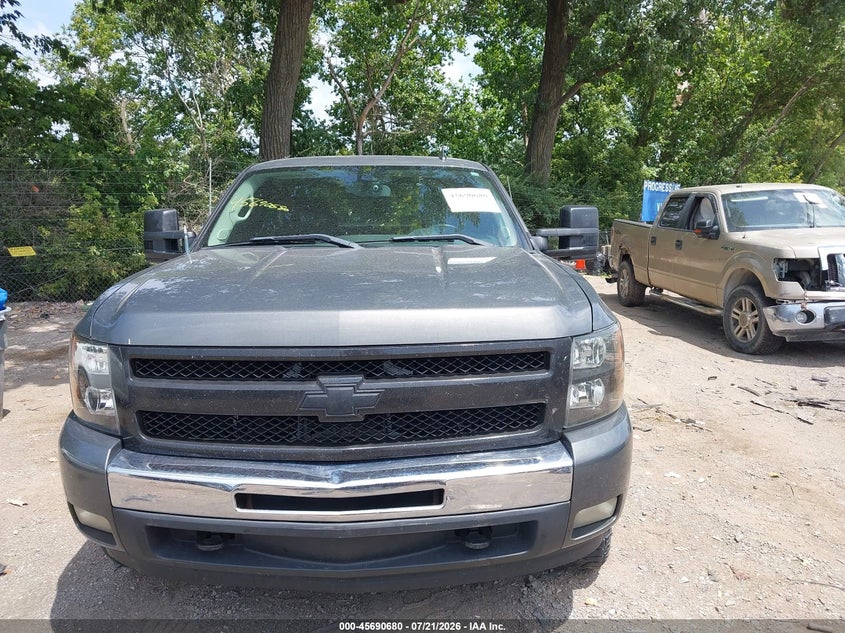 2011 Chevrolet Silverado 1500 Lt VIN: 1GCRKSE30BZ215778 Lot: 45690680