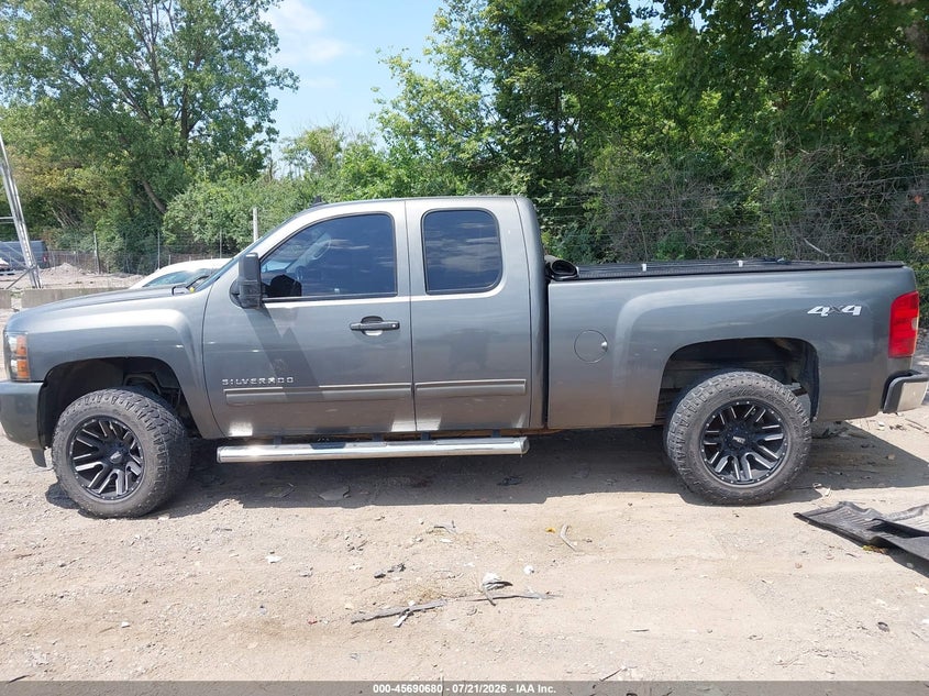 2011 Chevrolet Silverado 1500 Lt VIN: 1GCRKSE30BZ215778 Lot: 45690680